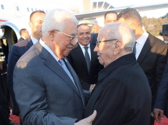 President Abbas arrives in Tunis for Arab Summit