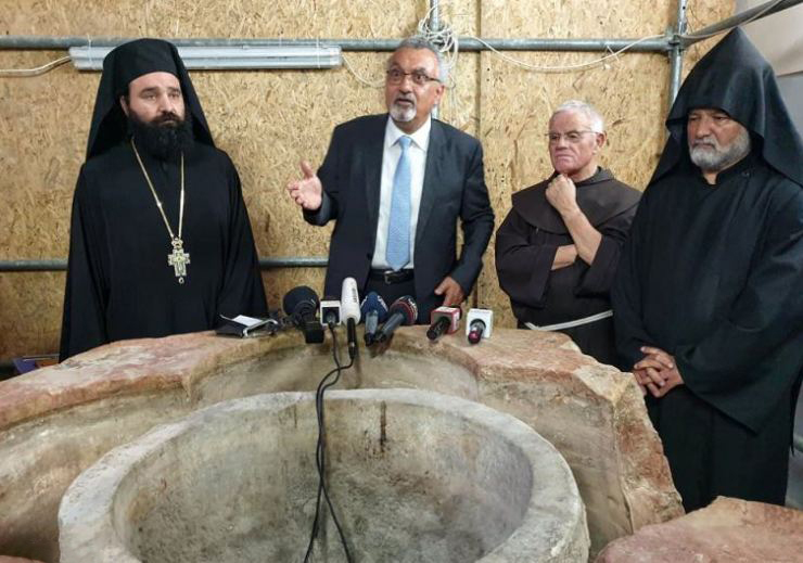 Palestine announces the discovery of an ancient archaeological piece during the restoration works in Nativity Church