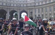 Hundreds cycle through London and Manchester in support of Palestine