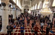 Thousands of Muslim worshippers pray at al-Aqsa after 70 days of closure