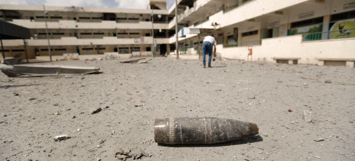 An unexploded missile fired by Israeli warplane on Gaza found in elementary school
