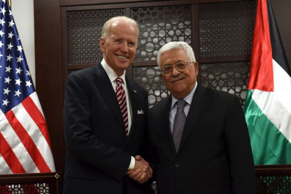 President Abbas congratulates Biden on winning US election