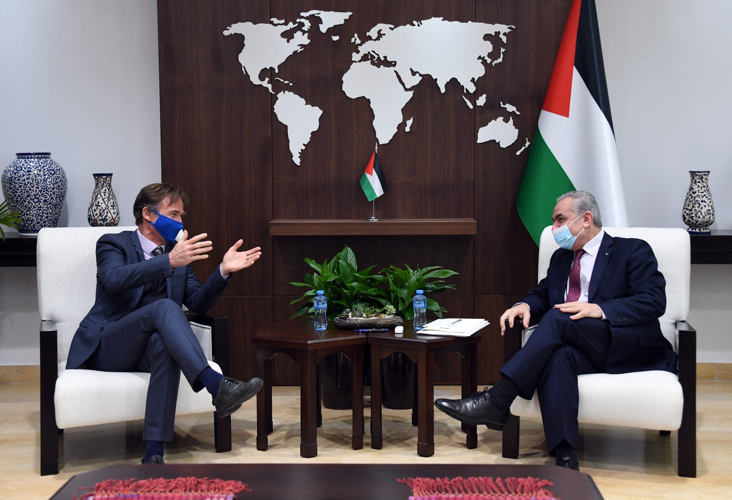 PM Shtayyeh discusses ways to solve Gaza’s electricity problems with EU representative