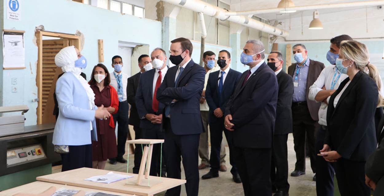 Connecticut Senator pays landmark visit to UNRWA training centre in Jordan