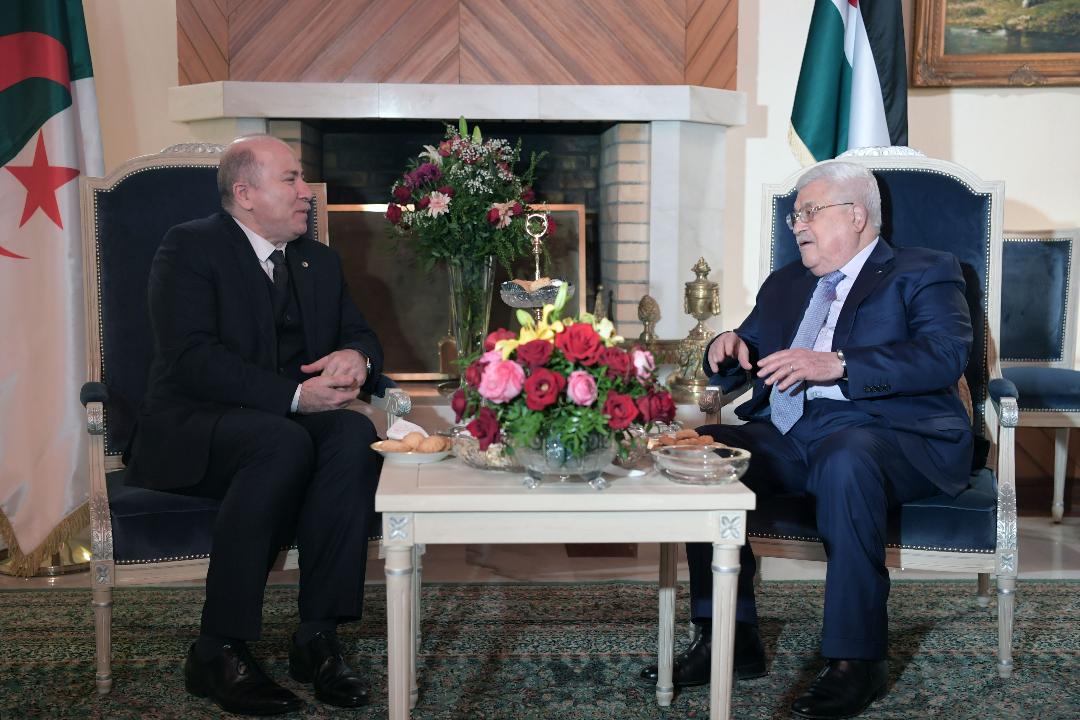 President Abbas holds talks with his Algerian counterpart