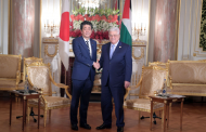 President Abbas meets Japanese premier; discusses latest developments in region