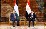 President Abbas discusses developments with President El-Sisi