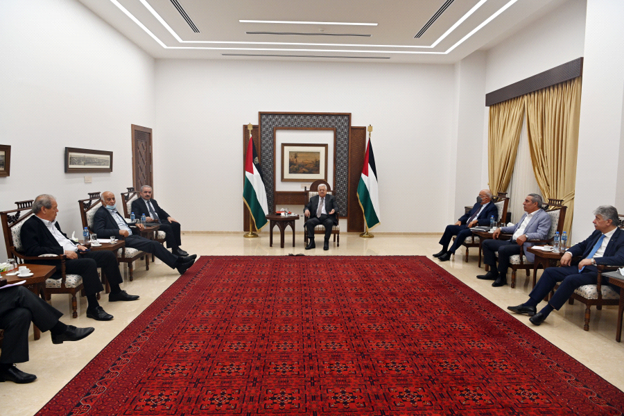 Presidential crisis  Committee discusses current political conditions in Palestine