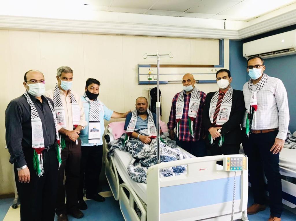 Fatah in Egypt visits the wounded Palestinians of the Israeli aggression on Gaza at the Nasser Institute