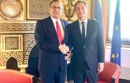 The secretary general meets the French Ambassador to Egypt
