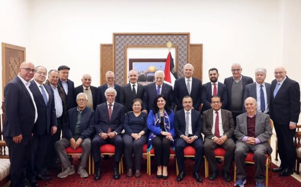 President Abbas meets researchers and academics to discuss documenting Palestinian history
